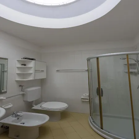 Lovely Flat With Modern Furnishings - Beahost