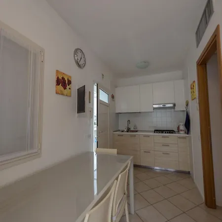 Apartamento Lovely Flat With Modern Furnishings - Beahost *