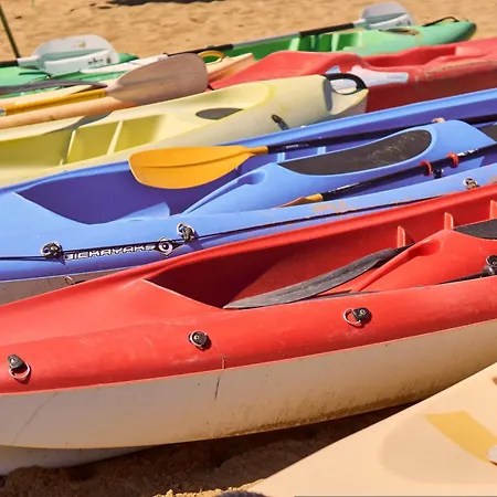 Lovely Flat With Modern Furnishings - Beahost