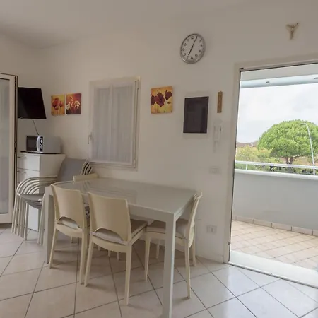 公寓 Lovely Flat With Modern Furnishings - Beahost